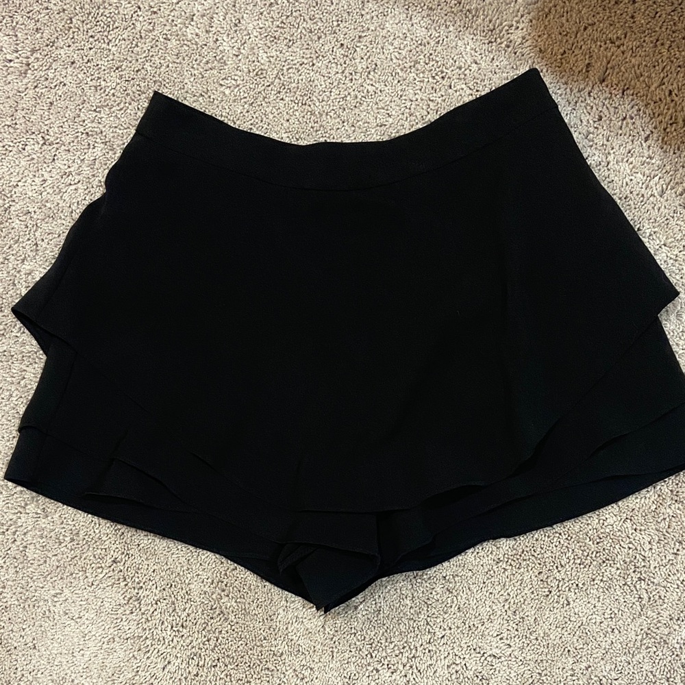 Black skort